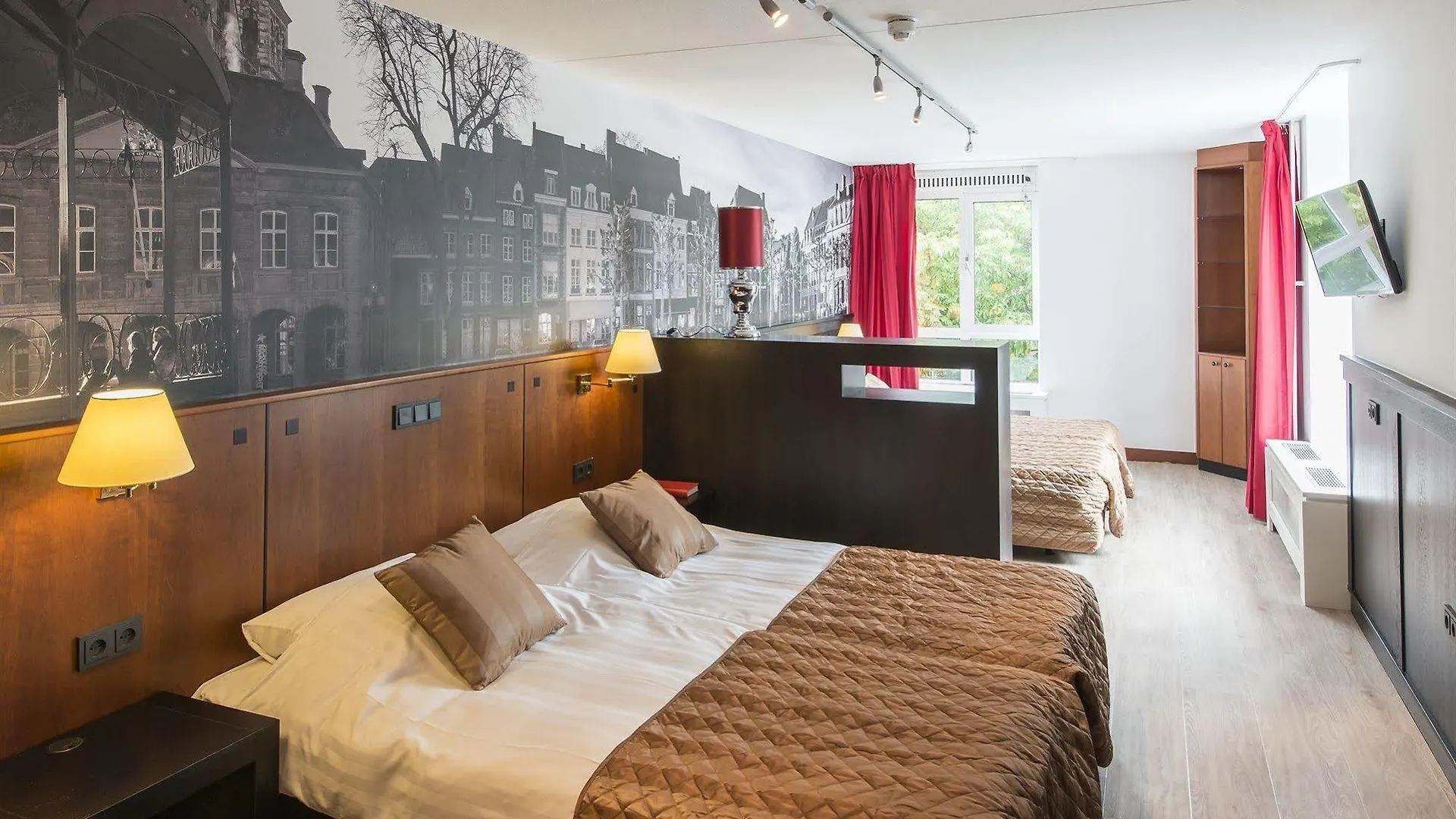 Bastion Hotel Maastricht Centrum 4*,